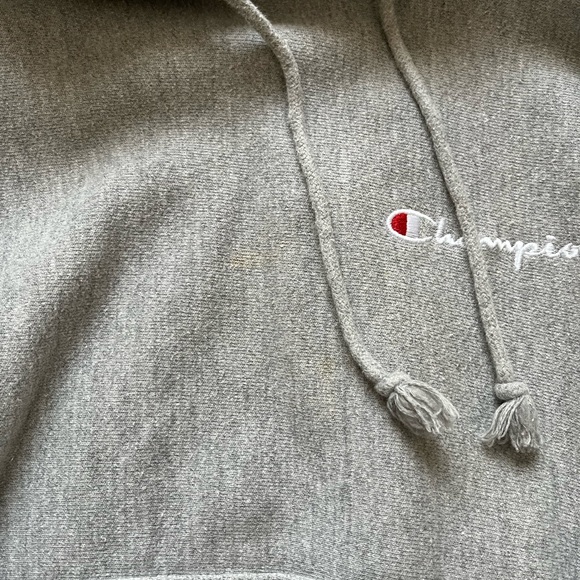 Champion Pullover - Picture 2 of 3